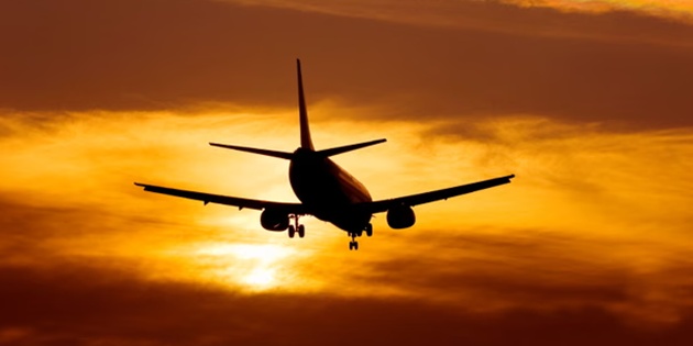 Endonezya’da İçinde 10 Kişinin Bulunduğu Uçak Radardan Kayboldu